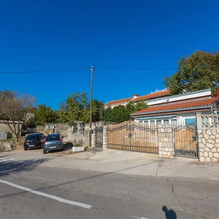 בית נופש House Barbara *