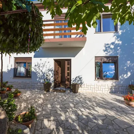 House Barbara بيت للعطل *